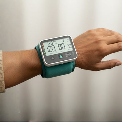 Large HD Display + Voice Guidance